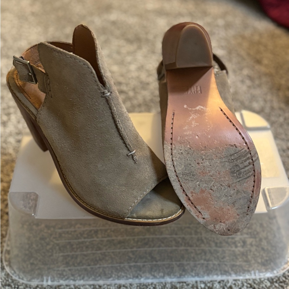 Women's Taupe Peep-Toe Sandals